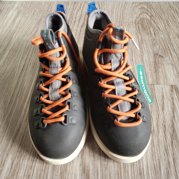 NWT NATIVE hiking shoes - Picture 2 of 5